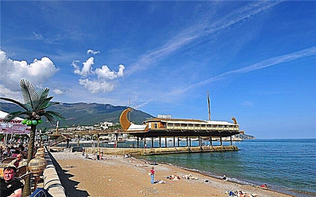 Top 3 best hotels of Yalta embankment