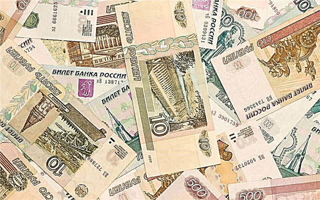 Waarom valt de roebel? Top 3 redenen voor de val van de roebel