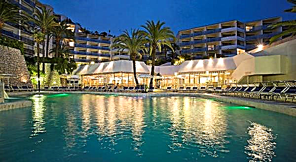Hôtels populaires en France - Novotel Cannes Montfleury, Grand Hyatt Cannes Hotel Martinez