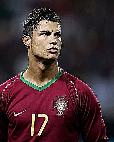 Top 10 fastest football players in the world