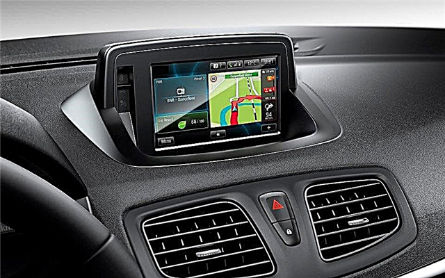 Đánh giá của các nhà điều hướng GPS xe tốt nhất trong năm 2012