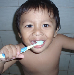 10 Kesalahan Teratas untuk Menyikat Gigi